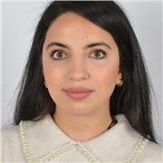Bonjour, je m'appelle Nedjat. Mon travail consiste à vous faire parler l'arabe correctement